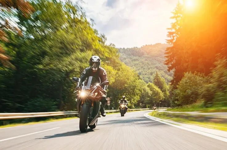 Service d'installation de pneus pour moto et autres véhicules récréatifs